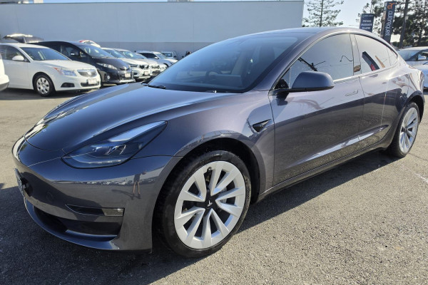 2021 Tesla Model 3  Long Range Sedan Image 3