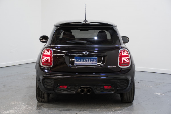 2021 MINI 3d Hatch Hatch Jcw Classic Hatch image 9