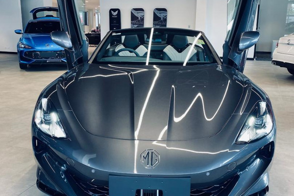 2024 MY24.5 MG Cyberster EC32  Convertible