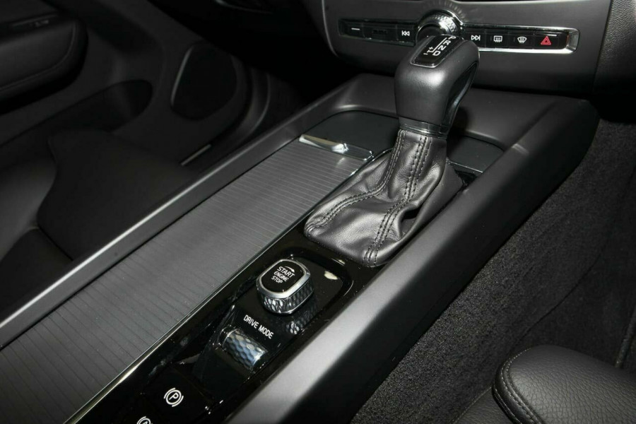 2019 MY20 Volvo XC60 UZ MY20 T5 AWD Momentum Suv Image 13