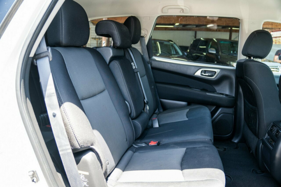 2017 Nissan Pathfinder R52 ST SUV Image 10