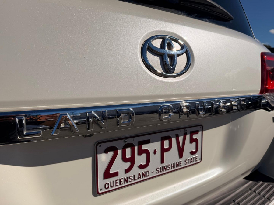 2016 Toyota LandCruiser VDJ200R VX SUV Image 11