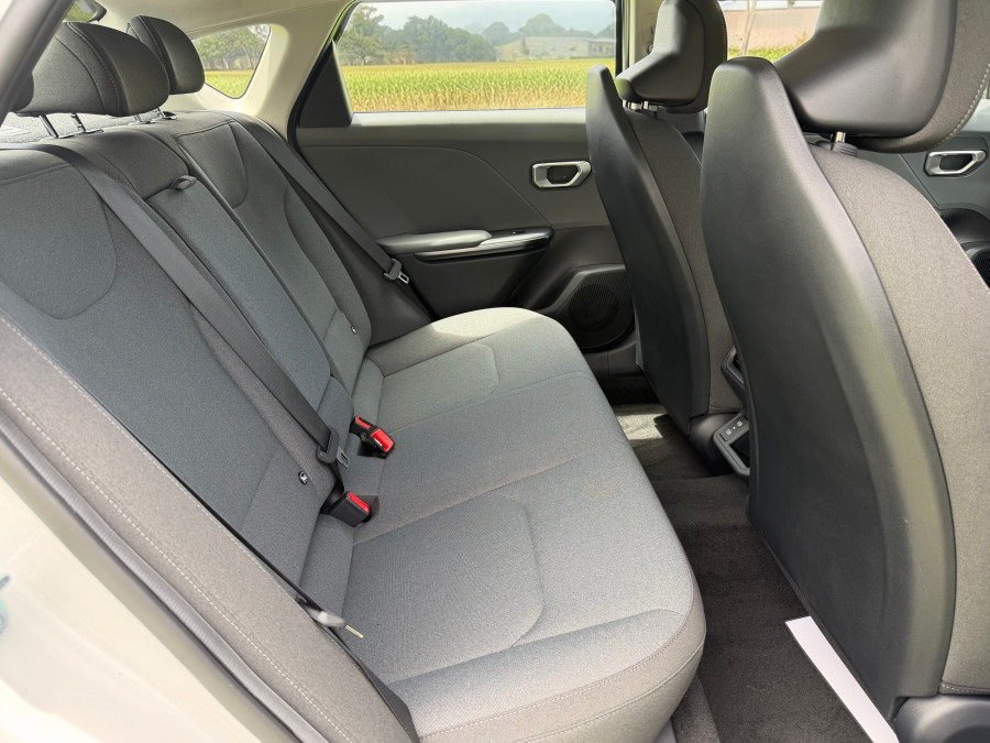 2025 Kia K4 CL4m S Sedan Image 7