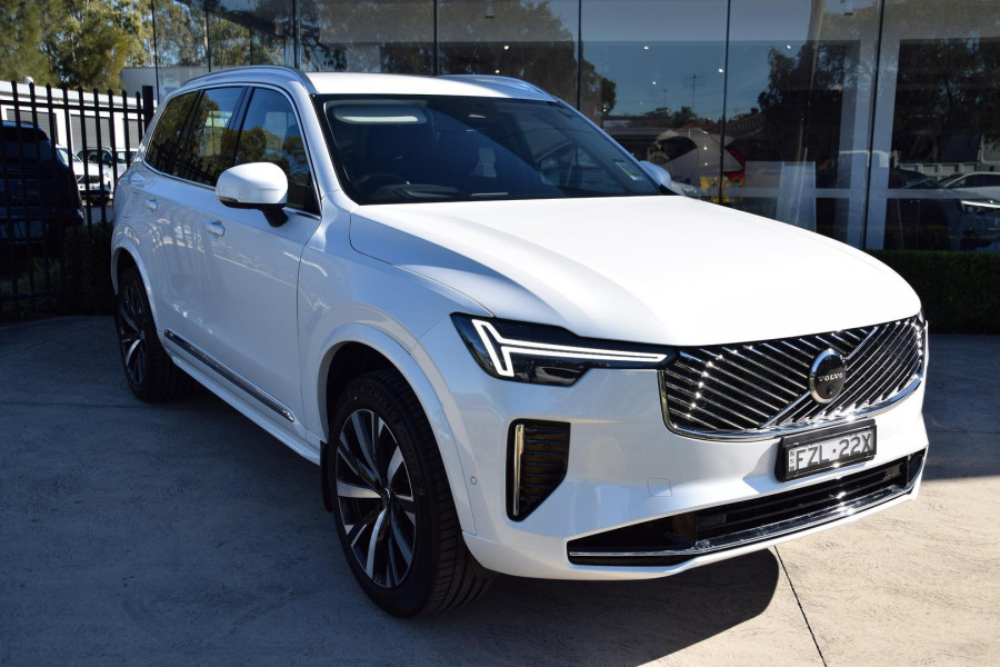 2026 Volvo XC90 L Series Plus B5 Bright SUV Image 2