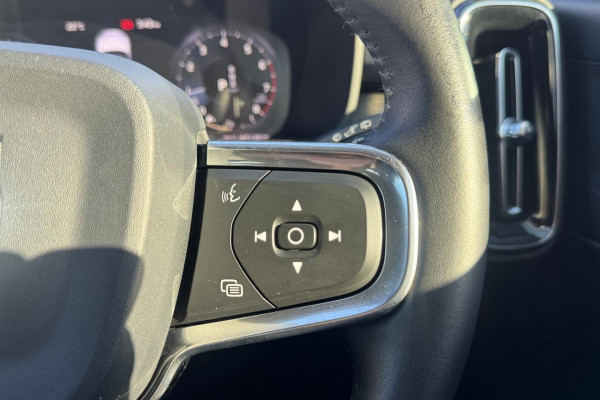 2019 Volvo XC40 XZ T4 Momentum SUV Image 24