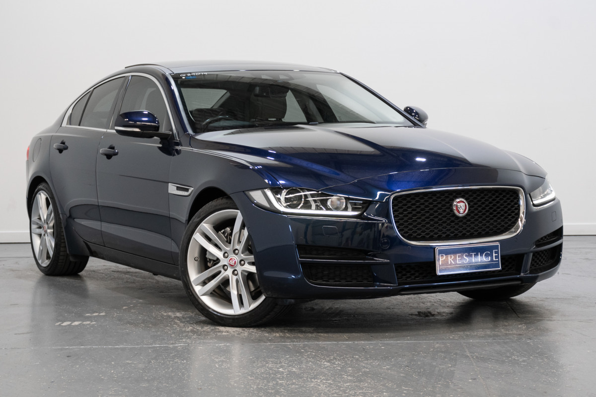 2016 Jaguar XE 20t Prestige Sedan