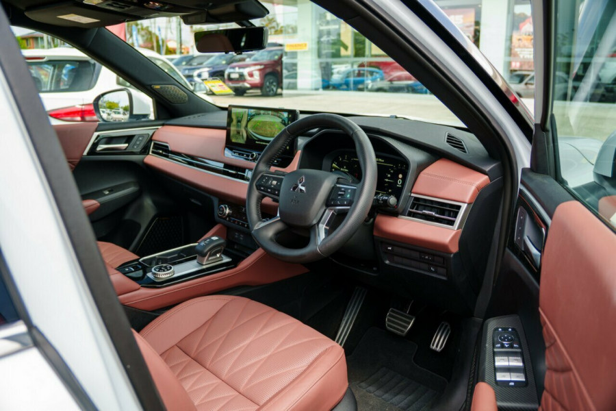 2025 Mitsubishi Outlander ZM Exceed Tourer SUV Image 19