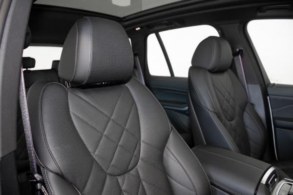 2026 BMW X5 G05 LCI M60i SUV image 9