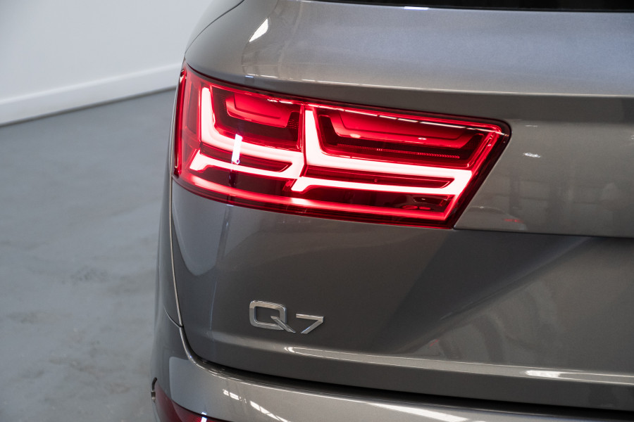 2016 Audi Q7 4M TDI SUV Image 11