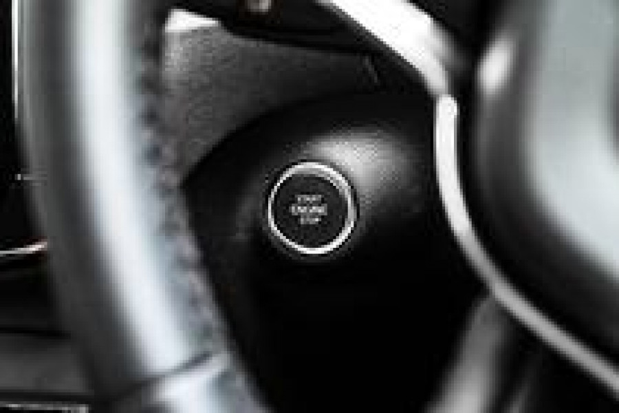 2025 Volvo XC40 XZ Plus B4 SUV Image 12