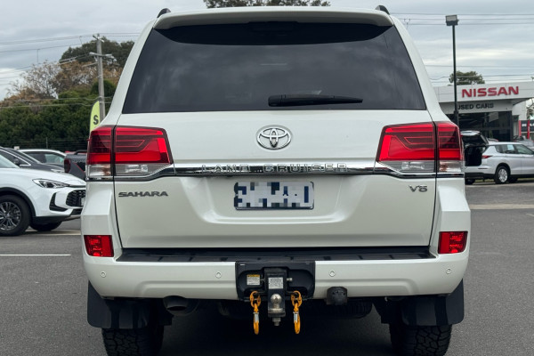 2017 Toyota LandCruiser VDJ200R Sahara SUV Image 7