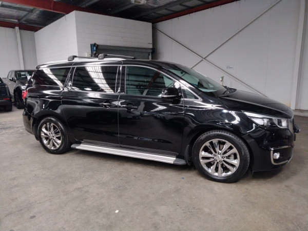 2015 MY16 Kia Carnival YP Platinum People Mover image 2