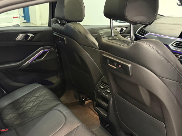 2022 BMW X6 G06 xDrive30d M Sport SUV image 28