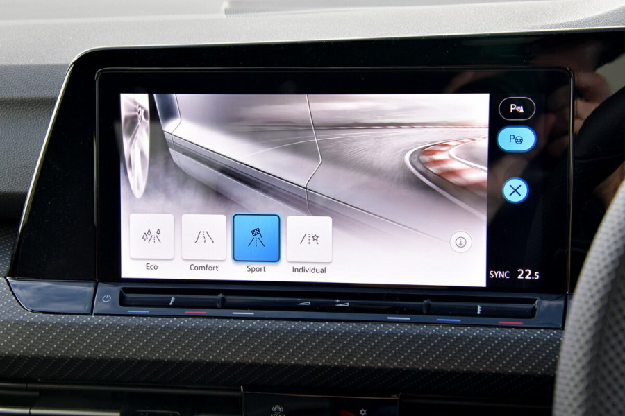 2024 Volkswagen Golf 8 110TSI R-Line Hatch Image 19