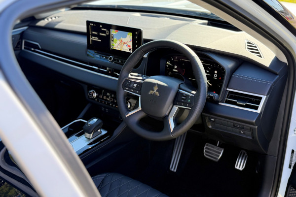 2025 Mitsubishi Outlander ZM Exceed SUV Image 10