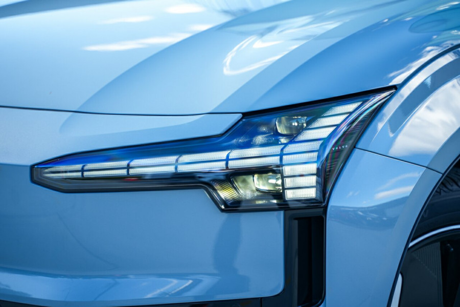 2024 MY25 Volvo EX30  Single Motor Extended Range Plus SUV Image 4