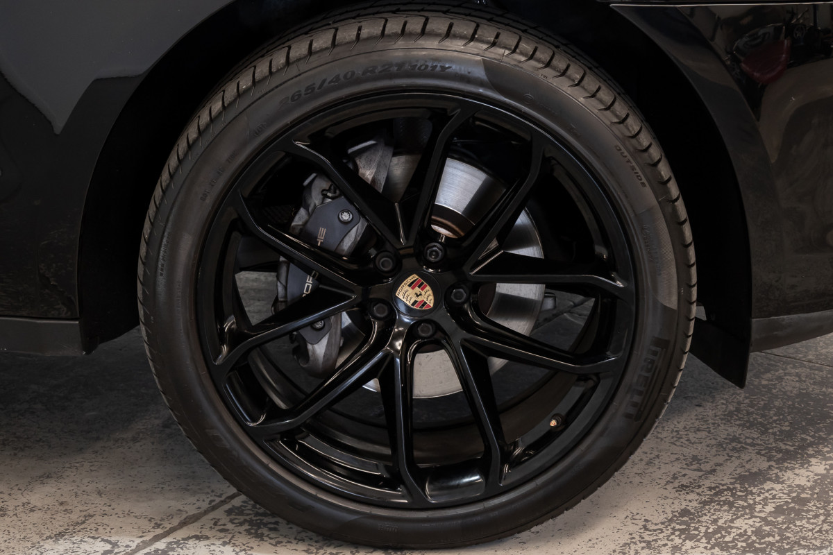 2022 Porsche Macan SUV Image 5
