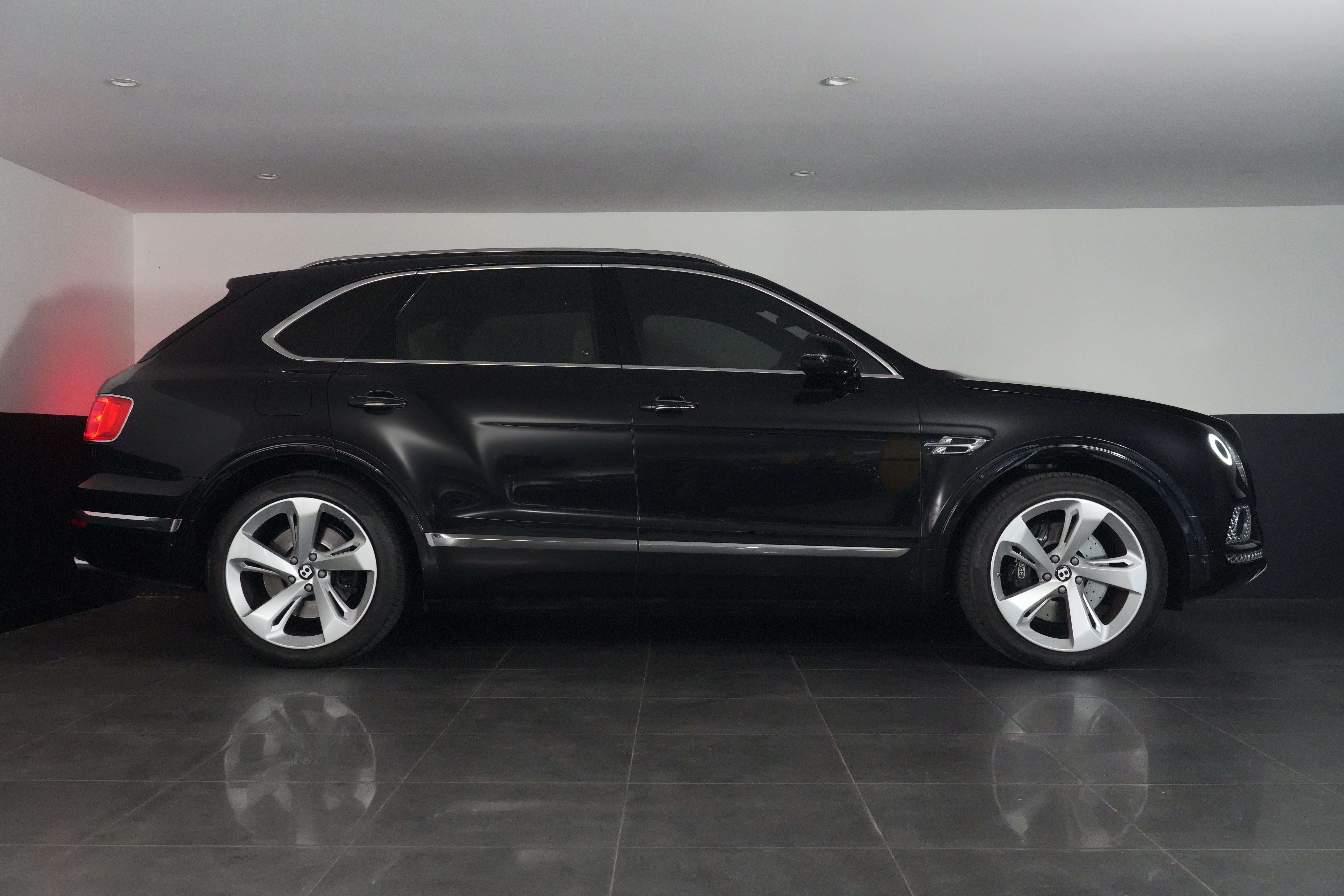 2018 Bentley Bentayga W12 SUV Image 17