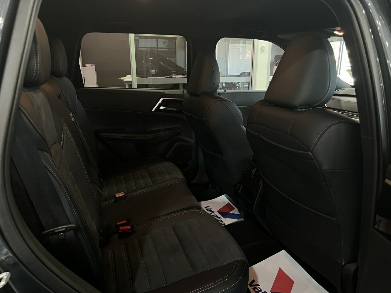 2024 Mitsubishi Outlander ZM LS SUV Image 13