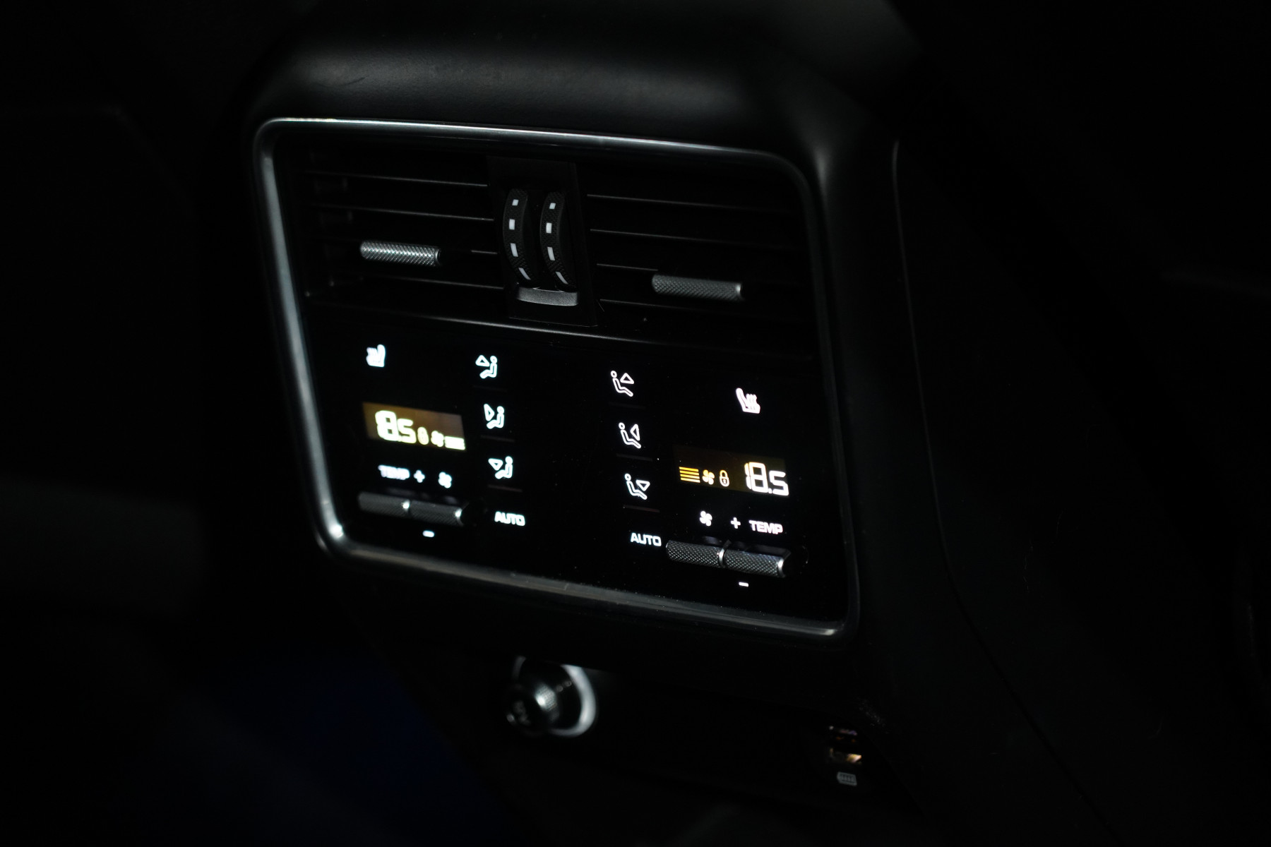 2019 Porsche Cayenne Turbo SUV Image 31