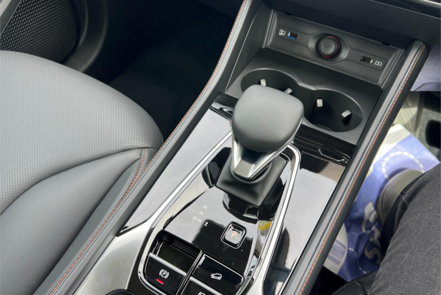 2025 MY24.5 MG HS AS33 Excite SUV Image 18