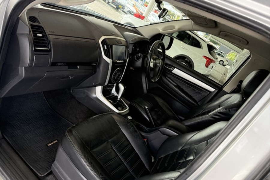 2017 Isuzu MU-X LS-T SUV Image 11