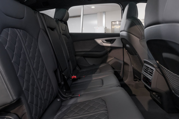 2026 MY25 Audi Q7 4M TDI 210kW S line SUV image 9