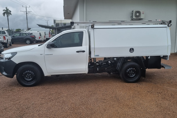 2018 Toyota HiLux TGN121R WorkMate Cab Chassis Image 5