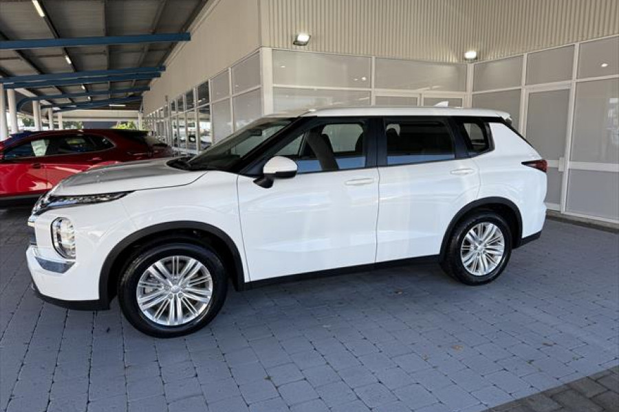 2022 MY23 Mitsubishi Outlander ZM ES SUV Image 9