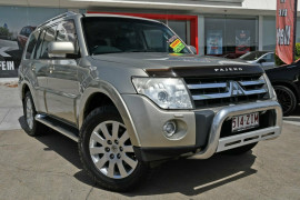 Mitsubishi Pajero Exceed NS