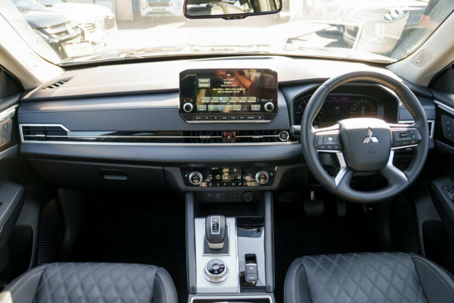 2023 MY24 Mitsubishi Outlander ZM Exceed SUV Image 19