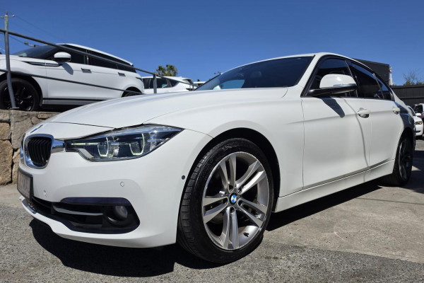 2016 BMW 3 Series F30 LCI 320i Sport Line Sedan Image 3