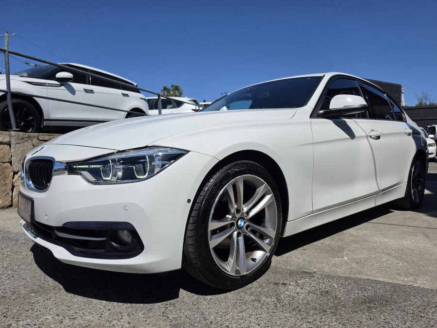 2016 BMW 3 Series F30 LCI 320i Sport Line Sedan Image 3