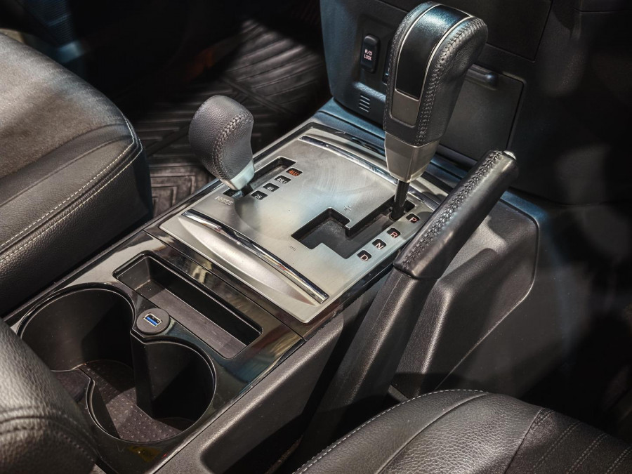 2020 Mitsubishi Pajero NX GLS SUV Image 27