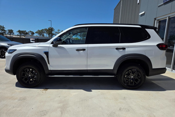 2026 MY25 LDV D90 Executive Wagon Image 6