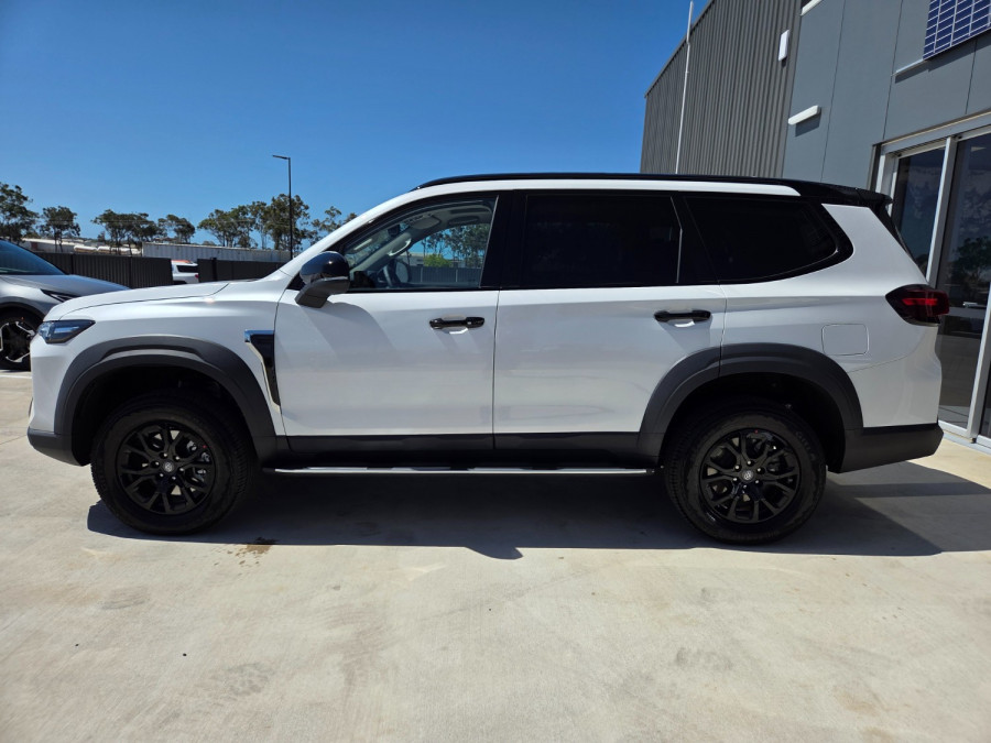 2026 MY25 LDV D90 Executive Wagon Image 6