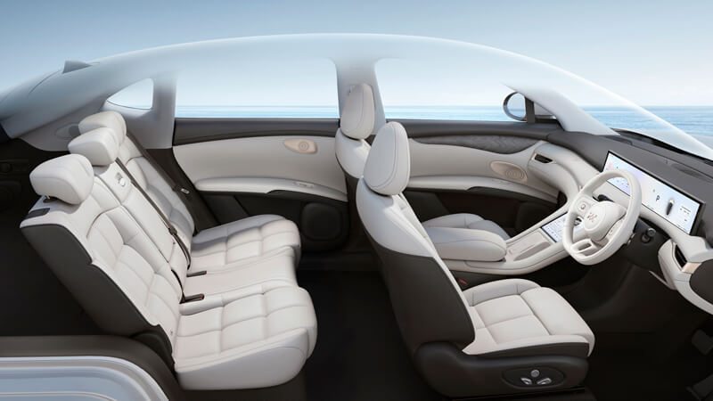 Spacious cabin Image