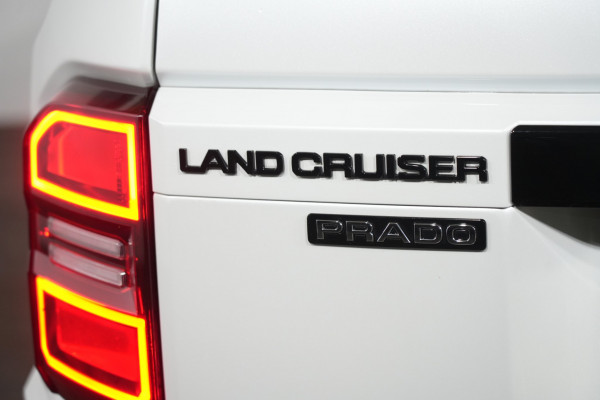2026 Toyota LandCruiser Prado VX SUV Image 9