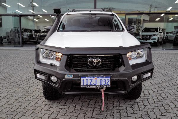 2019 Toyota HiLux GUN126R SR Cab Chassis Image 2