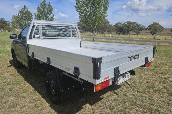 2022 Toyota HiLux TGN121R WorkMate 4x2 Single-Cab Cab-Chassis Cab Chassis Image 5
