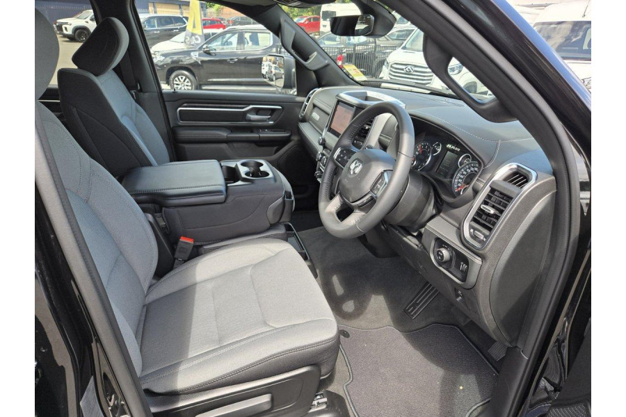 2023 Ram 1500 DT Big Horn Crew Cab Image 17