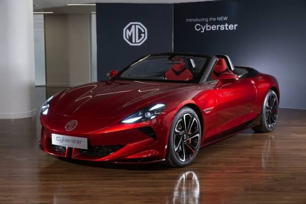 2025 MG Cyberster Convertible