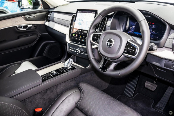 2025 MY26 Volvo XC90 L Series Ultra B5 Dark SUV Image 6