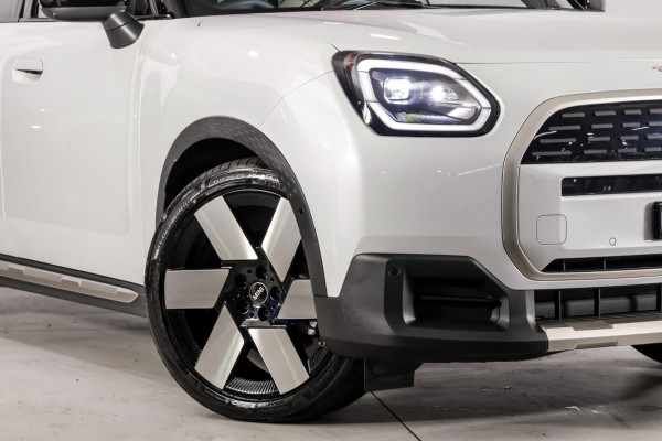 2026 MINI Countryman U25 SE Favoured SUV image 23