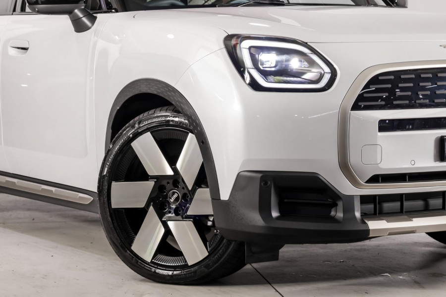 2026 MINI Countryman U25 SE Favoured SUV