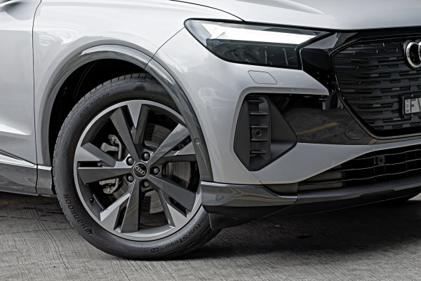 2025 MY24 Audi Q4 e-tron F4 45 SUV image 6