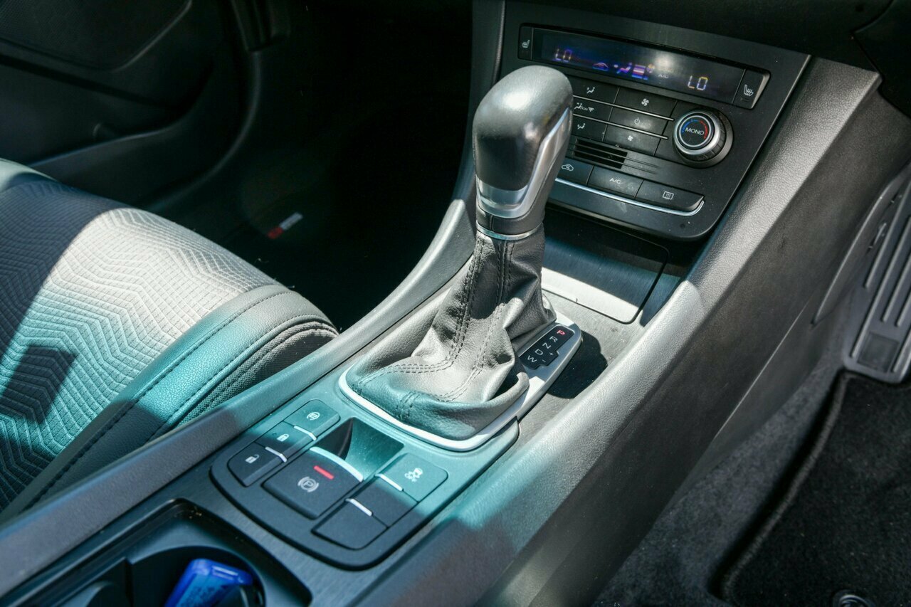 2017 MG MG6 IP2X Excite Hatchback Image 18