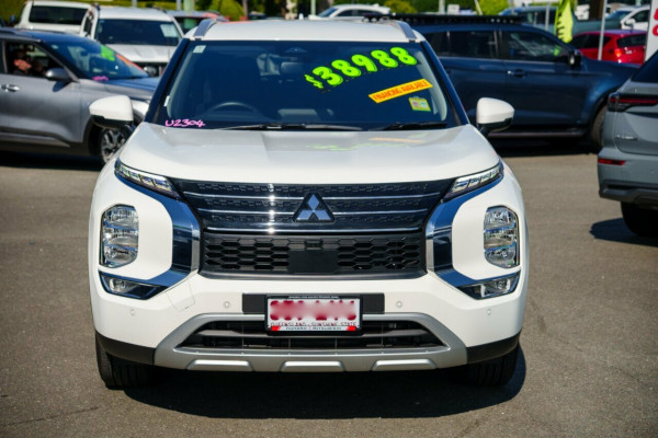 2024 Mitsubishi Outlander ZM LS SUV Image 5