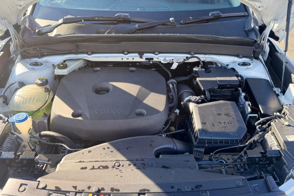 2019 Volvo XC40 XZ T4 Momentum SUV Image 26