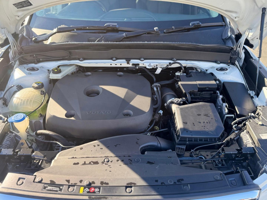 2019 Volvo XC40 XZ T4 Momentum SUV Image 26